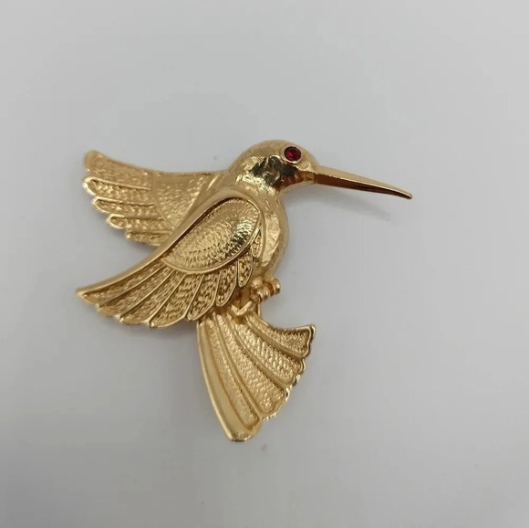 Gold Tone Fashion Hummingbird Red Rhinestone Accent Brooch Pin 1 3/4" - Picture 1 of 4